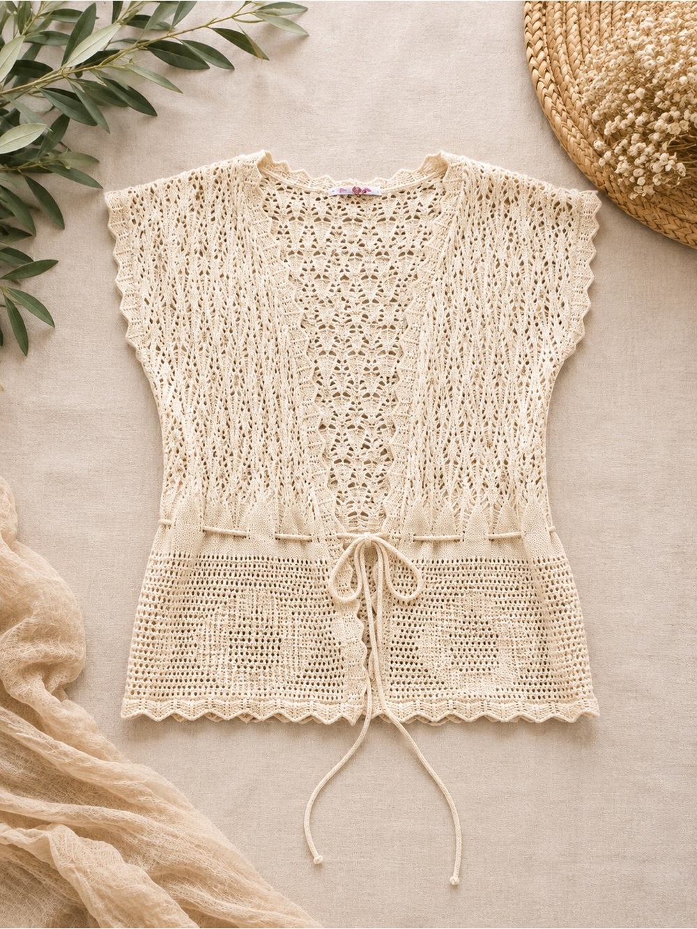 Cream Xhilaration crochet top/vest in women’s size Medium. 670